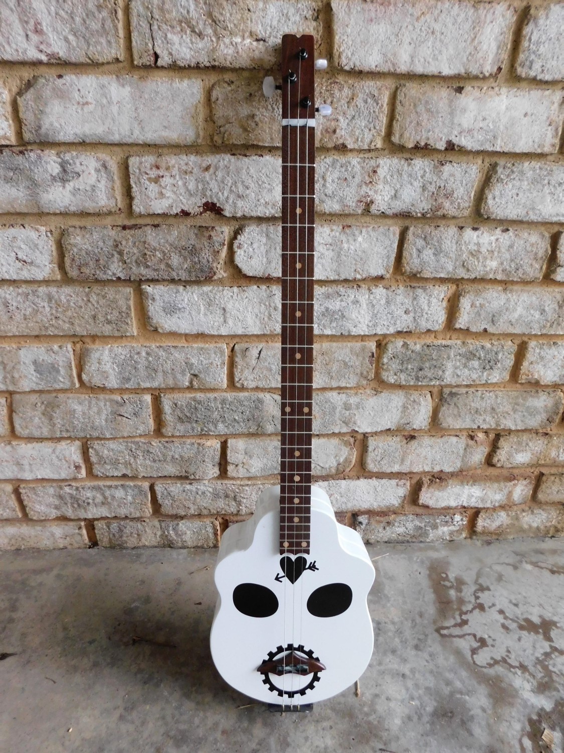 Steve W.'s 3-string skull guitar