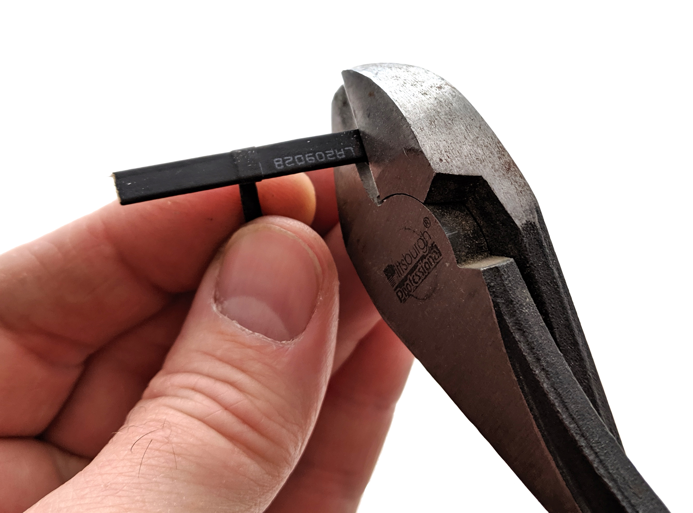 Cutting a violin-style rod piezo